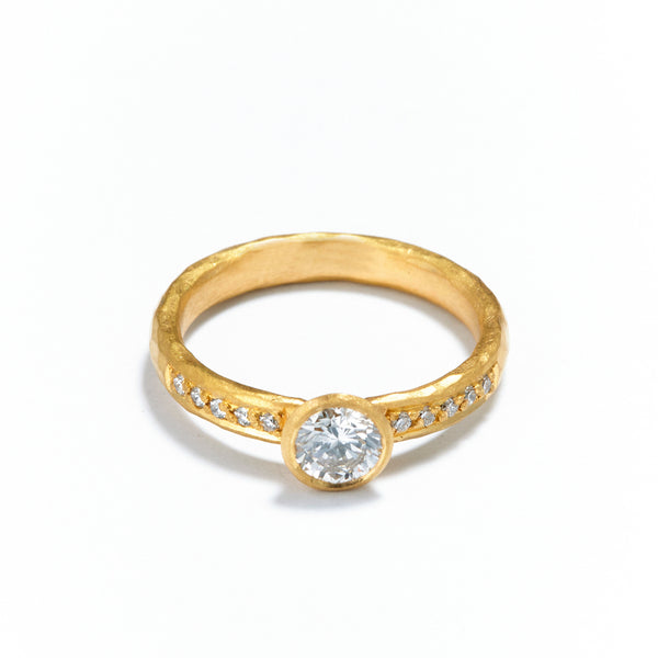 Gold  Diamond Ring with Shoulder Diamonds