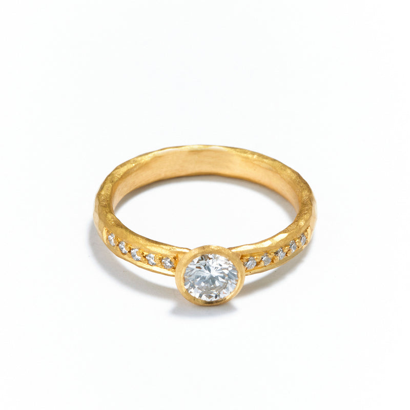 Gold  Diamond Ring with Shoulder Diamonds