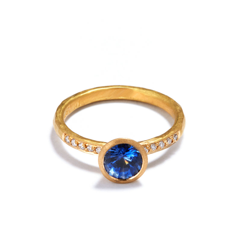 Gold Sapphire Ring with Shoulder Diamonds